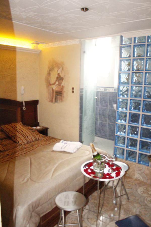 Motel Piramides De Cristal Bogota Exterior photo
