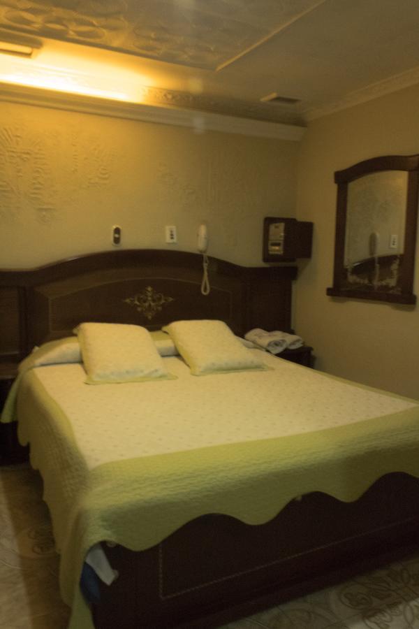 Motel Piramides De Cristal Bogota Exterior photo